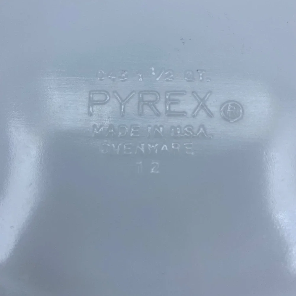 Vintage Pyrex Early American 1.5 QT Oval Casserole 043 Brown Gold Milk Glass USA